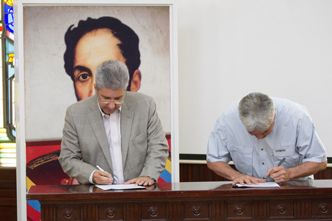 Firma convenio Nestle Firma convenio Nestlé