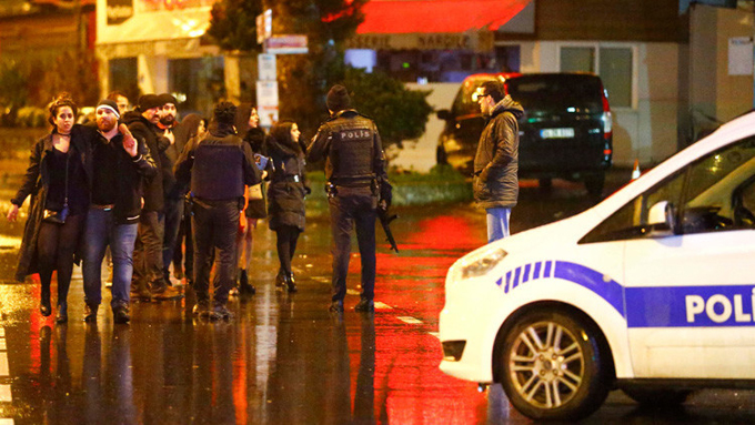hombre disfrazado de Santa