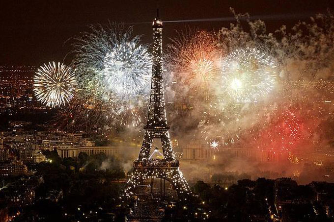 Torre Eiffel celebra su aniversario 