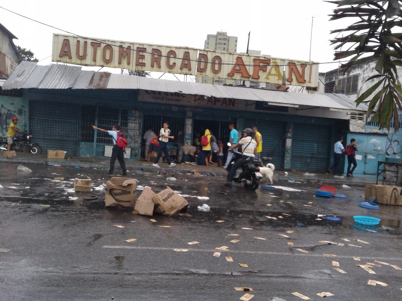 Grupo de delincuentes robaron locales en Naguanagua  (1)