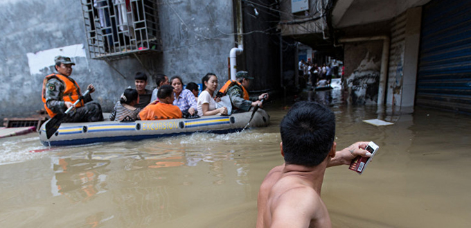 En China autoridades evacuaron este viernes a más de 226.000 habitantes de la provincia de Jilin, al noreste del país, debido a las inundaciones.